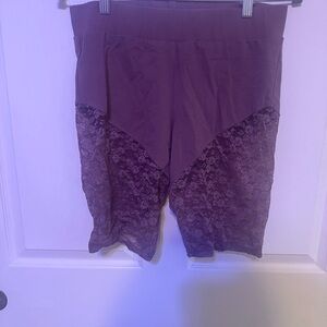 Women’s Lace-Panel Mauve Bike Shorts